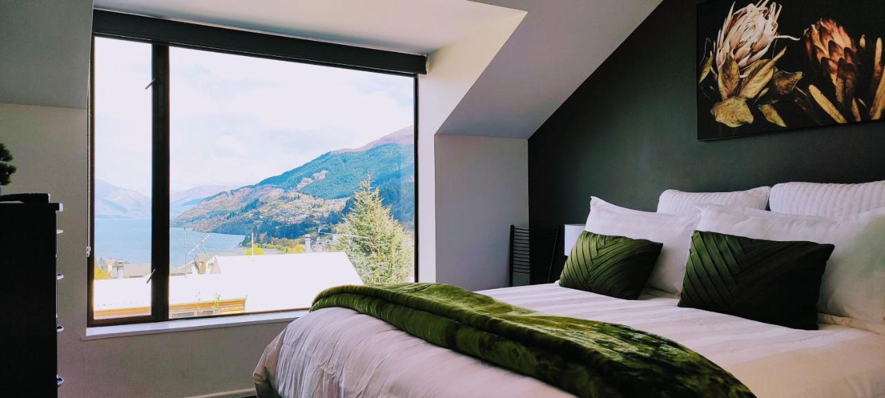 Stunning Home With Amazing Wakatipu Lake Views Queenstown Exteriör bild